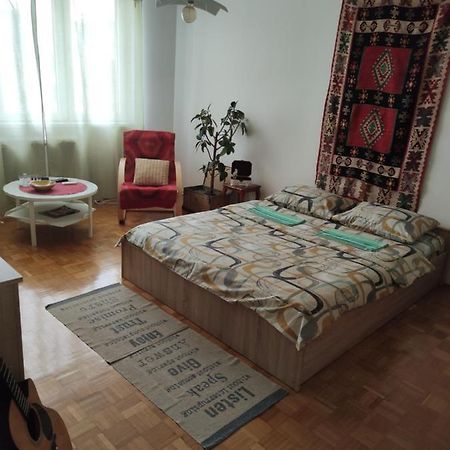 Apartmani Nina SJJ Exterior foto