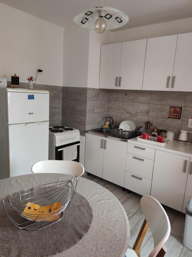 Apartmani Nina SJJ Exterior foto